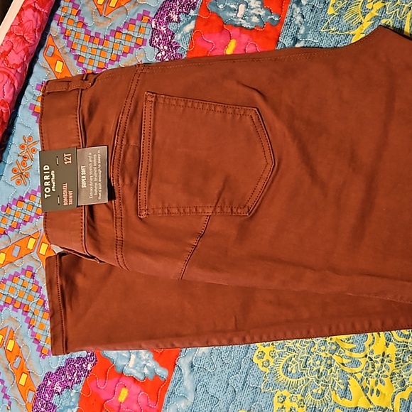 New with tag Torrid bombshell skinny jeans 12T - Picture 7 of 8